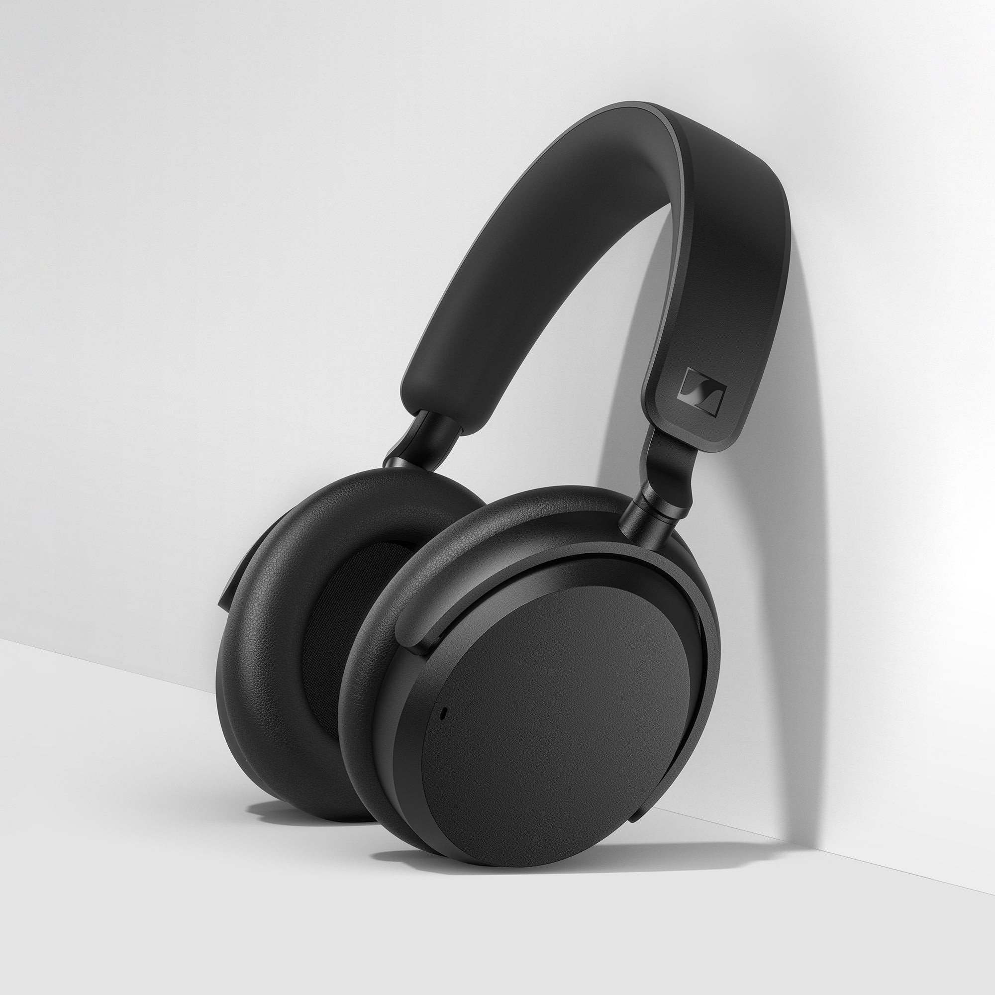 Momentum 4 Wireless Noise Canceling Over-Ear Headphones Graphite