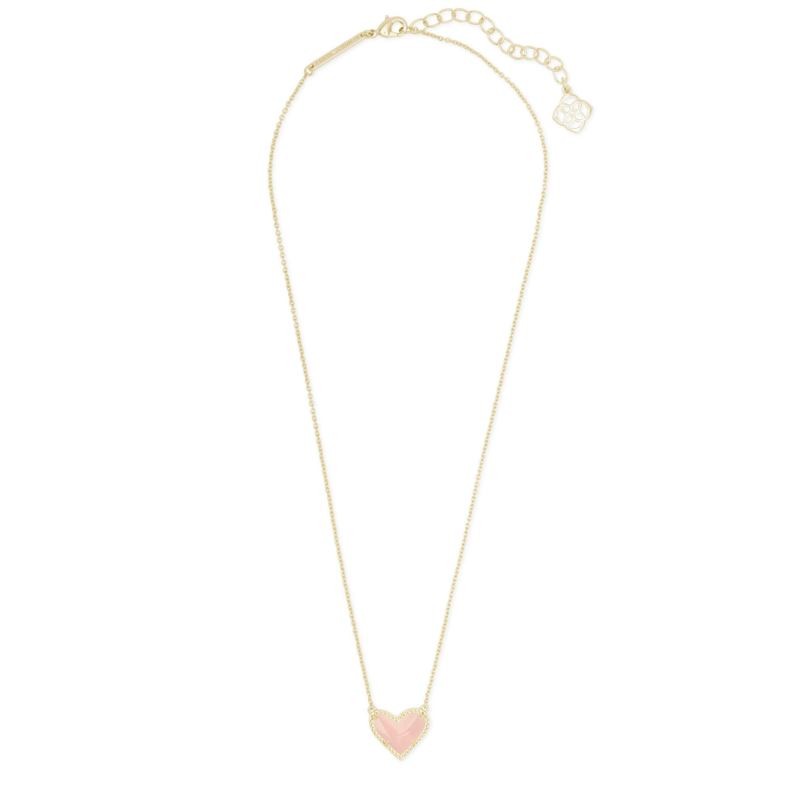 Ari Gold Heart Short Pendant Necklace in Rose Quartz